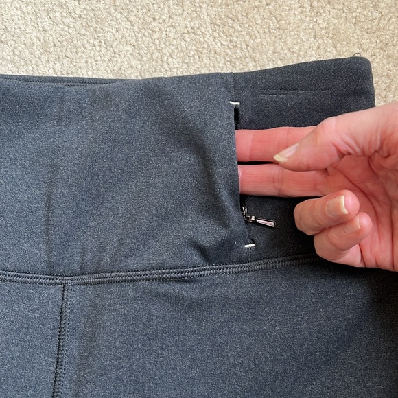 CALIA high waist full length leggings. Dark grey and cream. Size US M - Picture 4 of 10